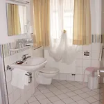 Zur Post בית הארחה Neunkirchen am Brand